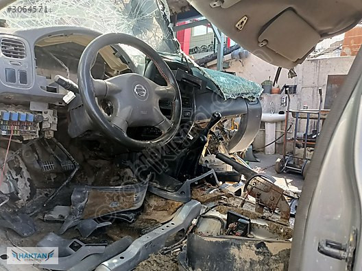 Nissan skystar çıkma parya