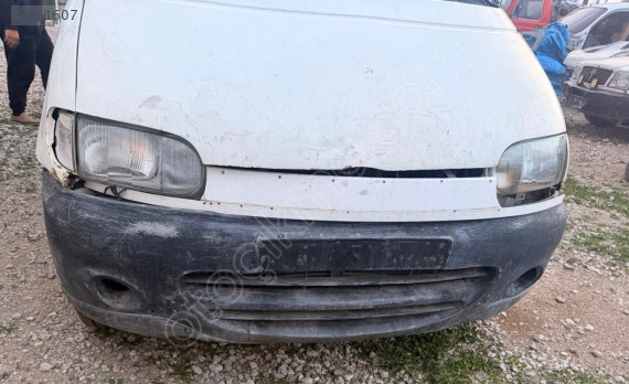 Nissan vanetta ön tampon