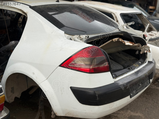 RENAULT MEGAN2 SOL ARKA ÇAMURLUK