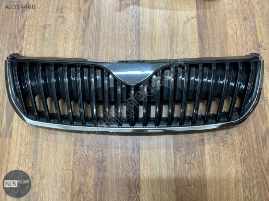 Skoda Super B Ön Panjur Krom Çerçeve 2009-2013