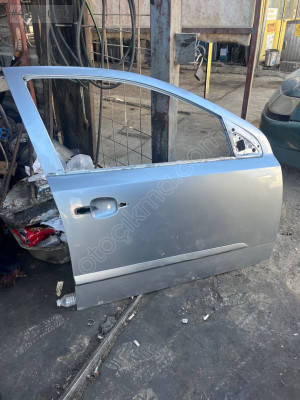 Opel Astra H kasa sağ ön kapı