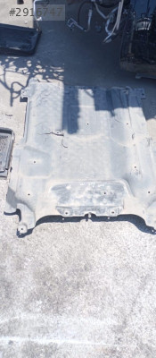 MERCEDES C200 W205 MOTOR ALT MUHAFAZA