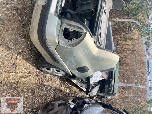 RENAULT CLİO 2 SAĞ ARKA ÇAMURLUK