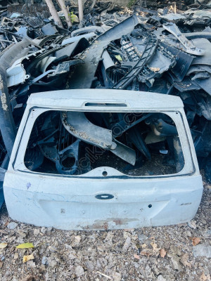 2003 2007 Ford fiesta çıkma arka bagaj kapağı