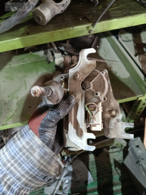 fiat uno orjinal arka silecek motoru mako 64341904. son fiyat