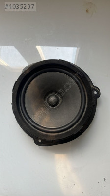 8V4035411B audi a3 2019 sağ arka kapı hoparlör .
