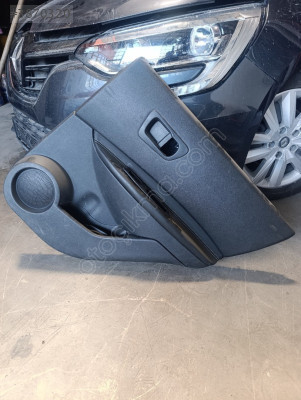 Nissan Qashqai sağ arka kapı döşemesi