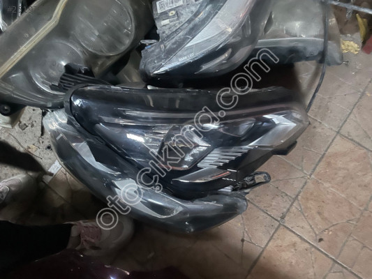 Çıkma Peugeot 3008 sağ ön far lambası
