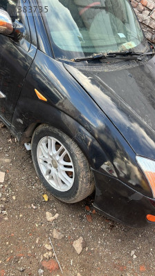 Ford Focus 1 sağ far orj çıkma