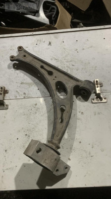Orjinal VW Golf/Touran Sol Ön Salıncak Parçası - 1K0407153G