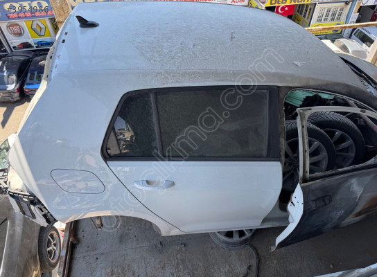 VOLKSWAGEN GOLF 7 SAG ARKA KAPI SAG ARKA ÇAMURLUK