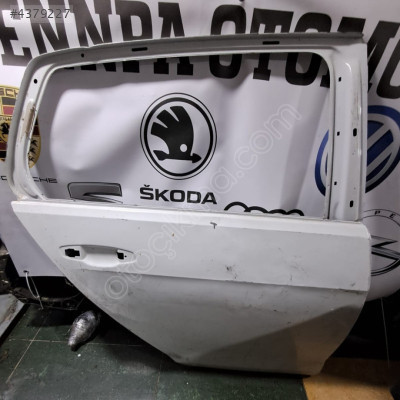 VW GOLF 7.5 2013 - 2020 SAĞ ARKA KAPI ÇIKMA ORJİNAL