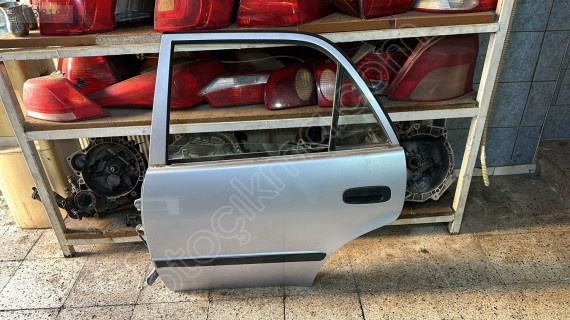 2000-2001 TOYOTA COROLLA SOL ARKA GRİ KAPI ORJ ÇIKMA