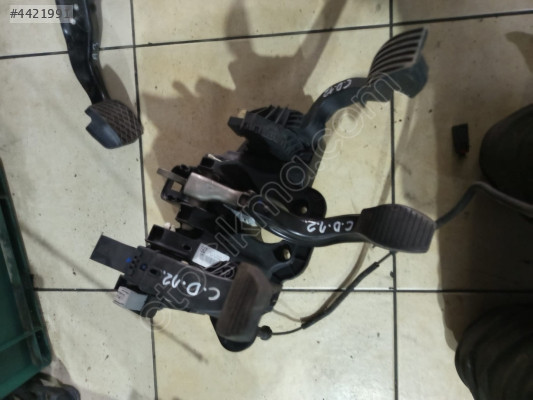 OPEL CORSA D 1,2 FREN PEDALI