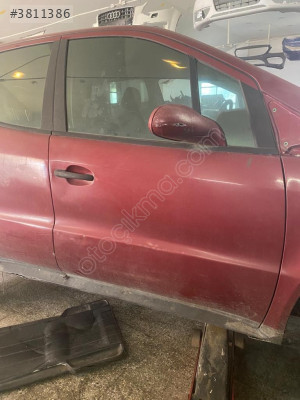 MERCEDES A160 DOLU SAĞ ÖN KAPI