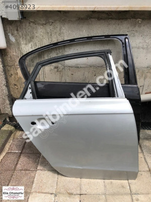 AUDİ A4 SAĞ ARKA KAPI
