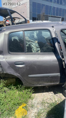 Clio 2 sağ arka kapı çıkma orjinal