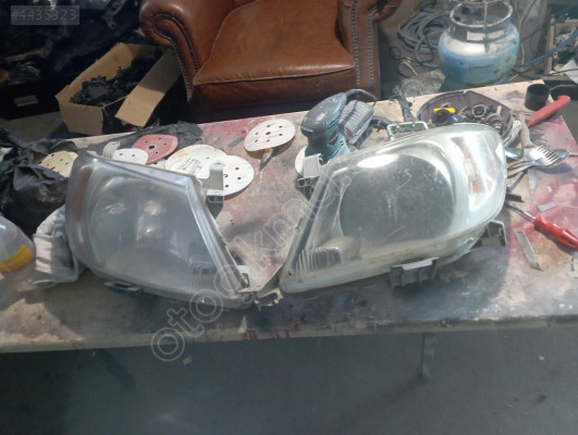 2012 model toyota heluuk sag sol far