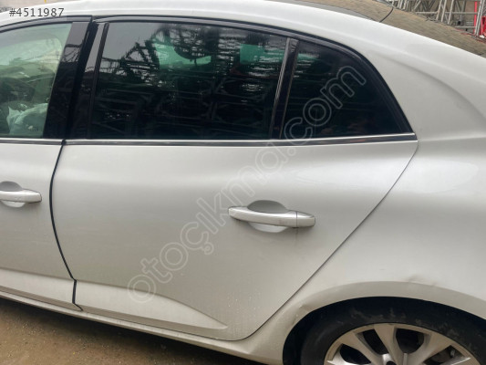 Megane 4 Sedef Beyaz sol Arka kapı