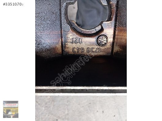 1739643021 BMW KULBUTÖR KAPAĞI