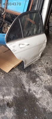 MERCEDES C 180C SAĞ ARKA KAPI