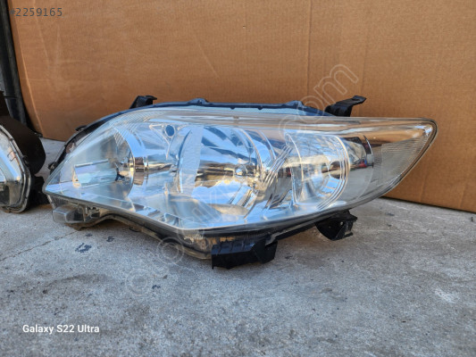 Toyota Corolla sağ sol far orjinal çıkma