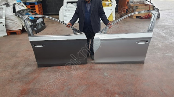 SKODA OCTAVİA 2020 2024 SAĞ ÖN KAPI