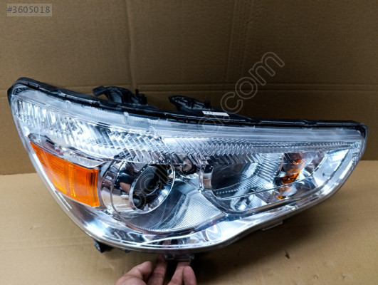 Mitsubishi asx sağ ön far lambası Orjinal 2010-2011 model mercek