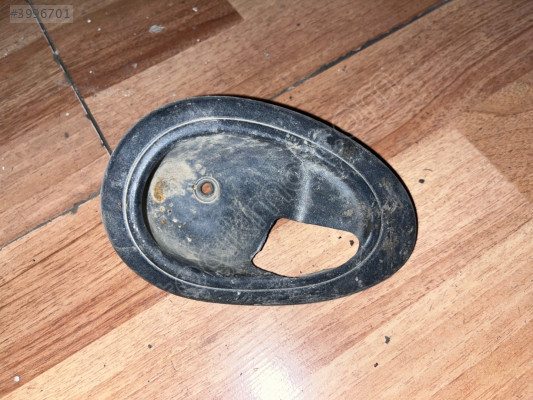 Ford escort sağ ön kapı kolu çerçevesi