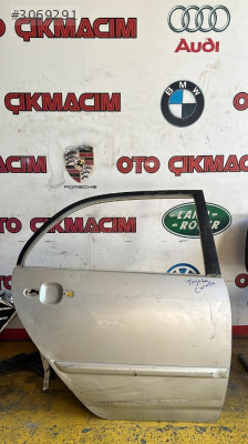 TOYOTA COROLLA SAĞ ARKA KAPI