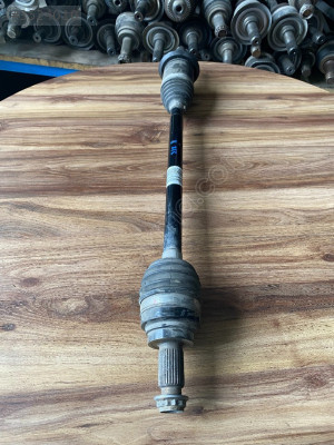 BMW 216 218 F22 ÇIKMA AKS MİLİ