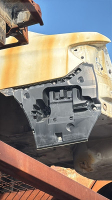 BMW F10 SOL ARKA TAMPON BRAKETİ