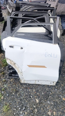FORD PUMA SAĞ ARKA KAPI ORJİNAL ÇIKMA