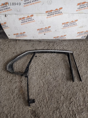 Volkswagen Jetta Çıkma Sağ Arka Kapı Cam Fitili 2006-2010