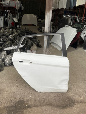 2010 2015 Ford Fiesta çıkma arka sağ kapı