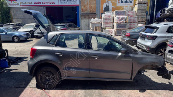 VOLKSWAGEN POLO SAĞ ÖN KAPI DOLU