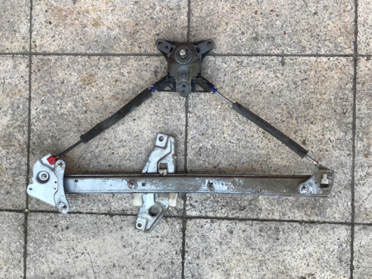 TOYOTA COROLLA AE101 SOL ÖN CAM KRİKOSU MANUEL 1993-1997
