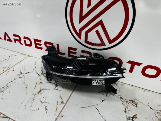 Renault megane e-tech sağ ön far