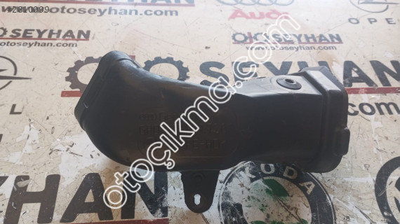 8T1819726 Audi A4 2014 ön sağ kalorifer hava kanalı