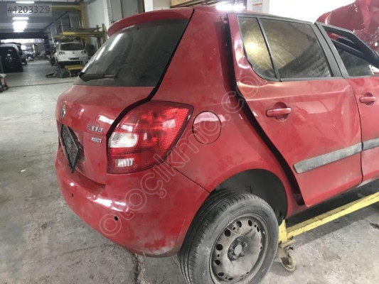 SKODA FABİA 2007 2015 ARKA TAMPON SÖKME 5J6807421H