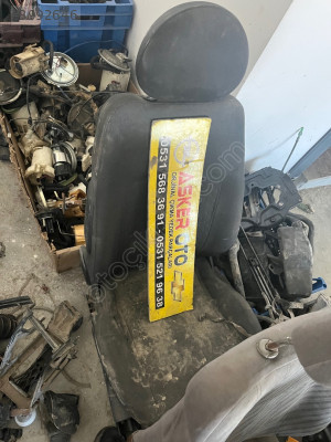 Corsa c sağ ön koltuk aibegli