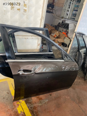 MERCEDES E250 SAĞ ÖN KAPI