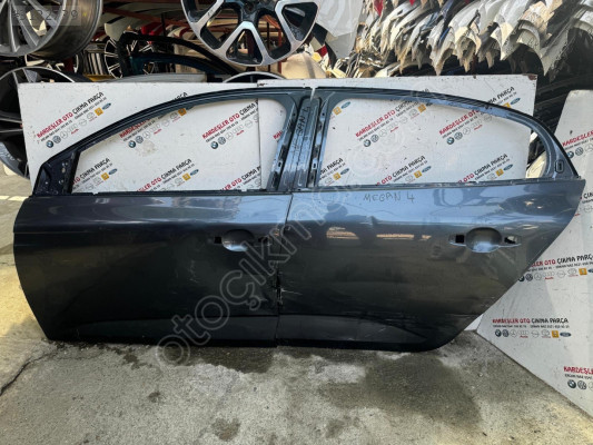 Renault megane 4 sol ön arka kapı (az hasarlı)