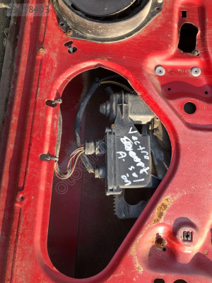 Opel Vectra A Sağ Ön Kapı Cam Krikosu (Elektrikli)