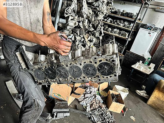 Bmw X3 6 silindir 3000 dizel silindir kapağı