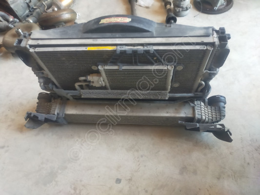 MERCEDES E W211 RADYATÖR SETİ A2115003402