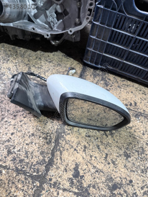 RENAULT MEGANE 4 SAĞ DİKİZ AYNASI ELEKTİRİKLİ (KATLANIR YOK)
