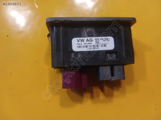Passat b8 USB aux girişi  5G0035222F, Çıkma parça.