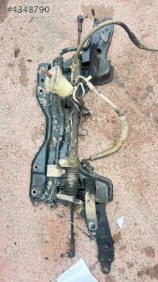 Ford Focus 1999-2004 ön alt traves ve direksiyon kutusu