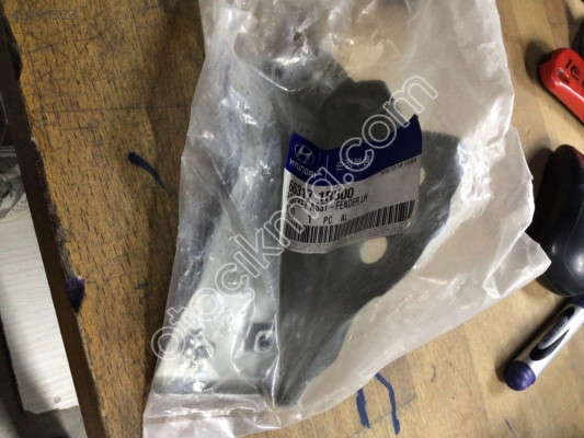 Hyundai accent çamurluk braketi sol taraf